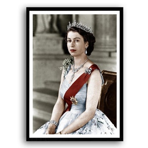 Queen Elizabeth II Wall Art, Royal Portrait, Her Majesty, British Royalty, Fameous wall art, 300 DPI, Printable Art, Digital Art Download