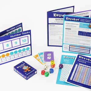Unieke educatieve rekenspellen voor kinderen (deluxe versie) - Kaarten en dobbelstenen - Kazukee - Leren is leuk - Rollen om beurten leren - 4-11 jaar