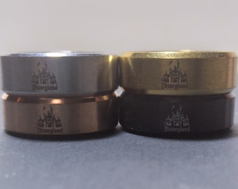 SS8DR9 Anillo del castillo de Disneyland Anillo inspirado en Disney de acero inoxidable y titanio grabado