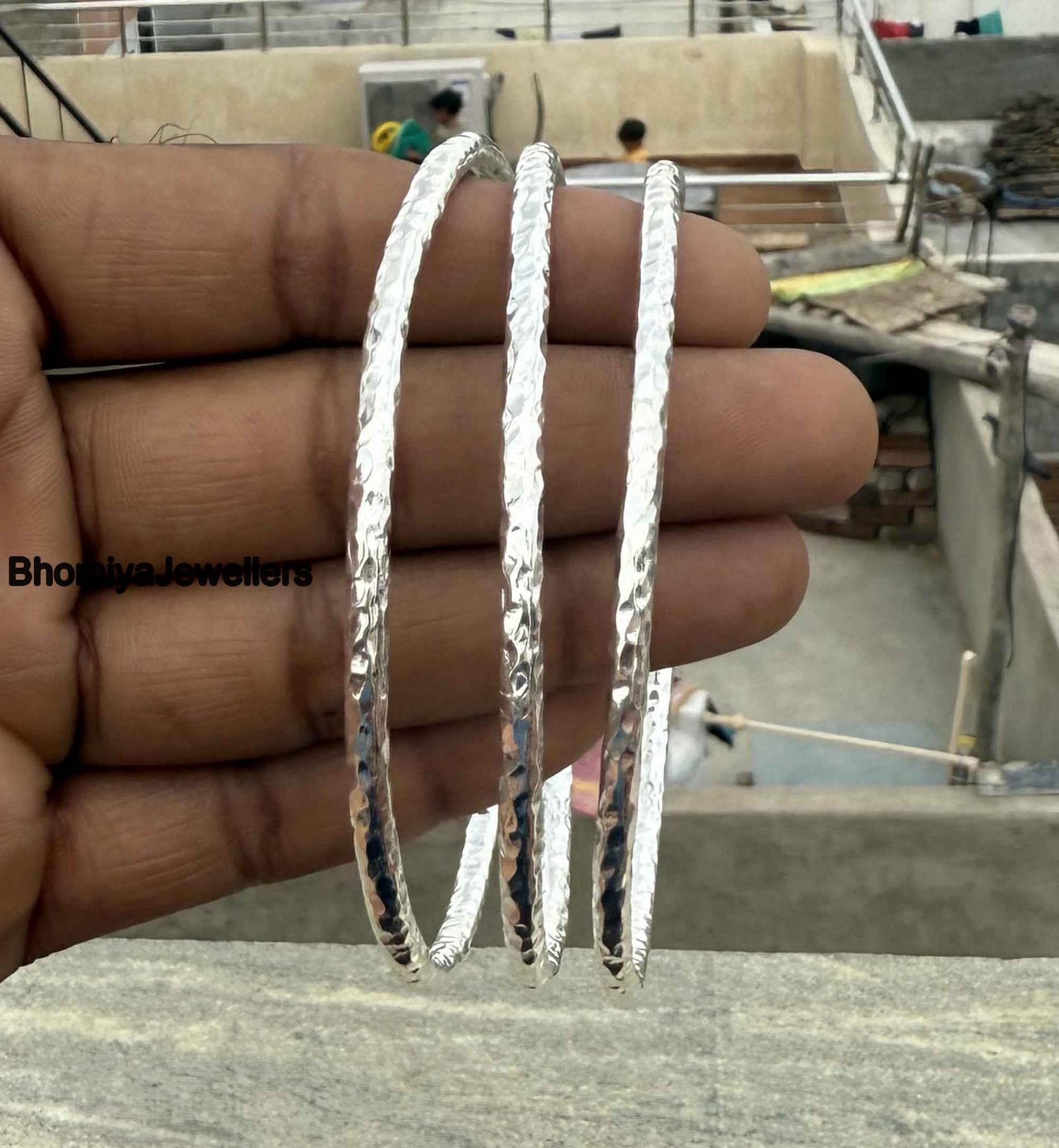 アクセサリー zuci Three-Stranded Bangle(Silver) Three Set Sterling Silver Hammered Bangle, Boho Statement Cuff