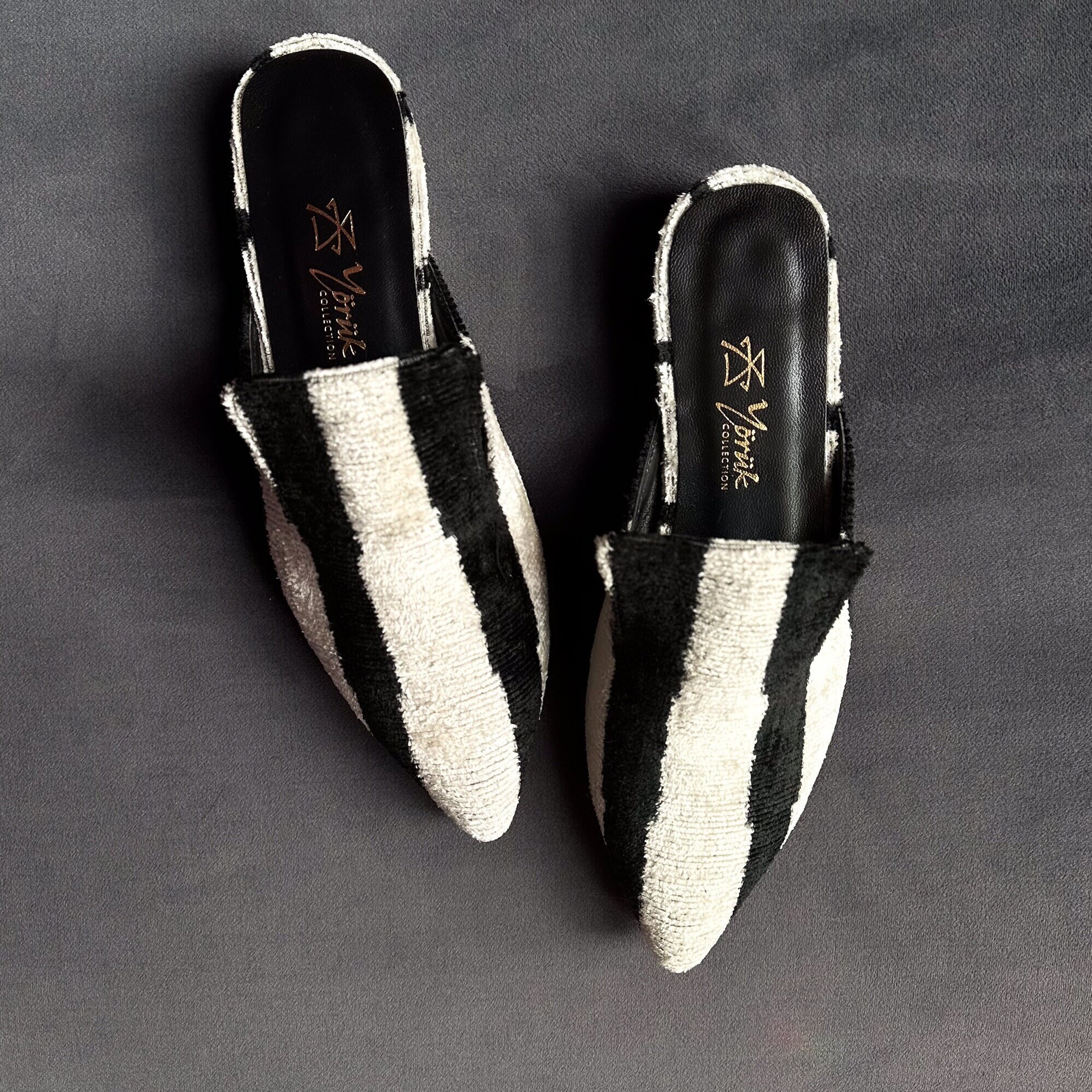 MULES SLIPPERS BLACK STRAW WOVEN