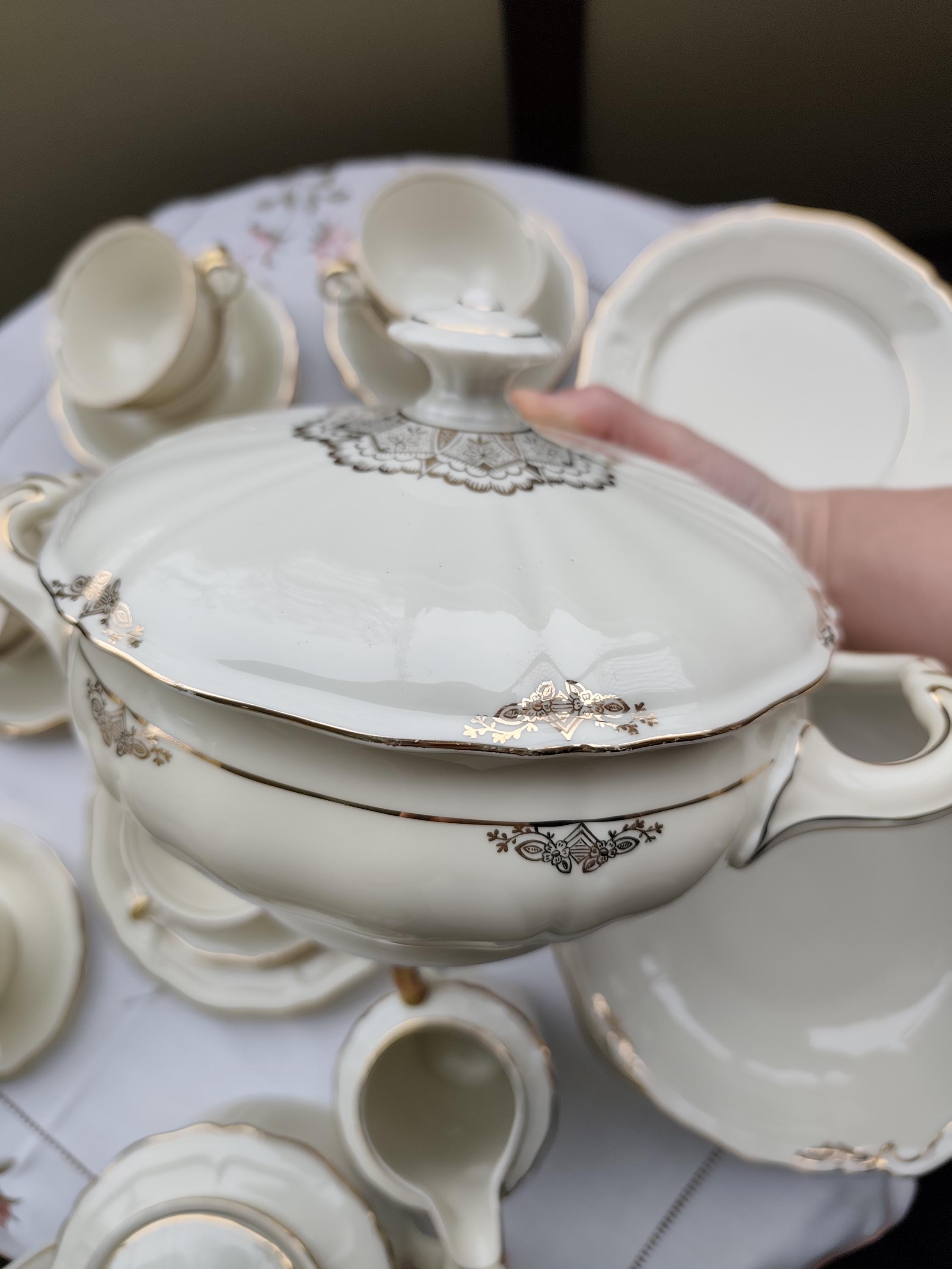 Assiettes Porcelaine blanche & dorée