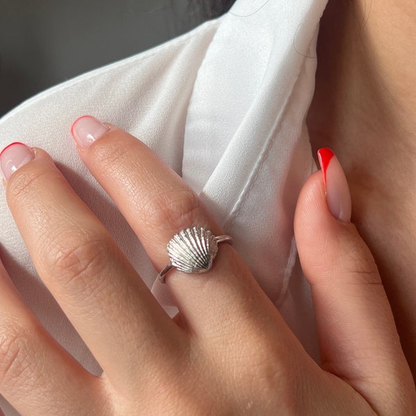 White - Handcrafted Seashell Ring (Adjustable) 24