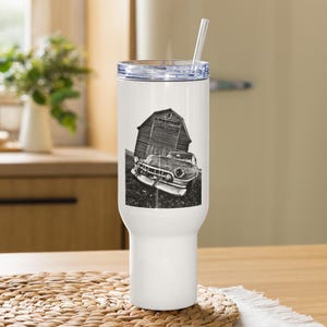 Classic Cadillac Ranch Part Trois Travel mug with a handle