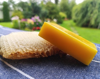 NATURAL BEESWAX BLOCK from honeycomb wax cappings, 400 g
