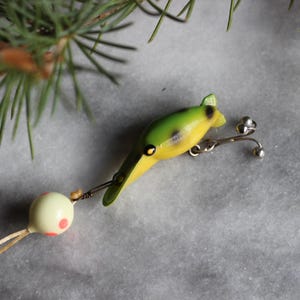 Vintage Green Hot Shot plastic Fishing Lure Christmas Ornament Fishermen Trout Salmon Bass Catfish Fly Fish Outdoors Fisher Cabin