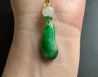 Wisiorek z jadeitu z długą fasolą, 19-karatowe złoto Y, certyfikowany naturalny, birmański klasy A, jabłkowo-zielony, lodowy jadeit, 48,2 x 10,9 x 5,2 mm, 4,0 g