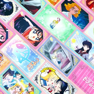 de collection premium Sailor Moon – Exclusivité Japon | Finition holographique ultra épaisse | Tirage aveugle aléatoire | Cadeau anime rare