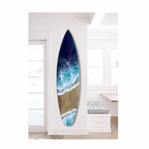 5 foot Resin Surfboard with ocean waves