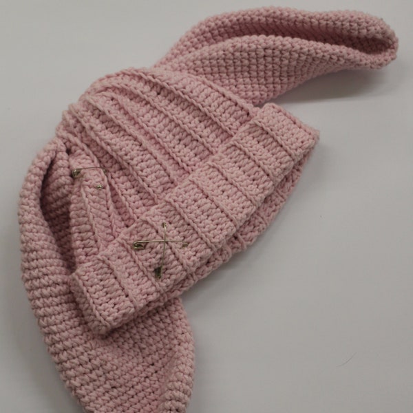 Cute Bunny Hat Bunny Beanie Used Look With Safety Pins süße Häschenmütze mit Sicherheitsnadeln