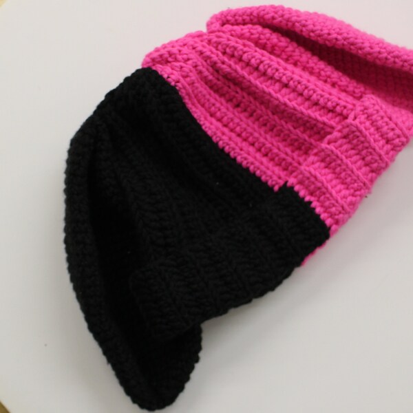 Cute Bunny Hat Bunny Beanie Split Colour Pink Blac süße Häschenmütze pink und schwarz