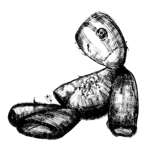 Può includere: Illustrazione in bianco e nero di una bambola di pezza con cuciture visibili e un occhio a bottone. La bambola presenta un motivo floreale sul petto e un braccio strappato.