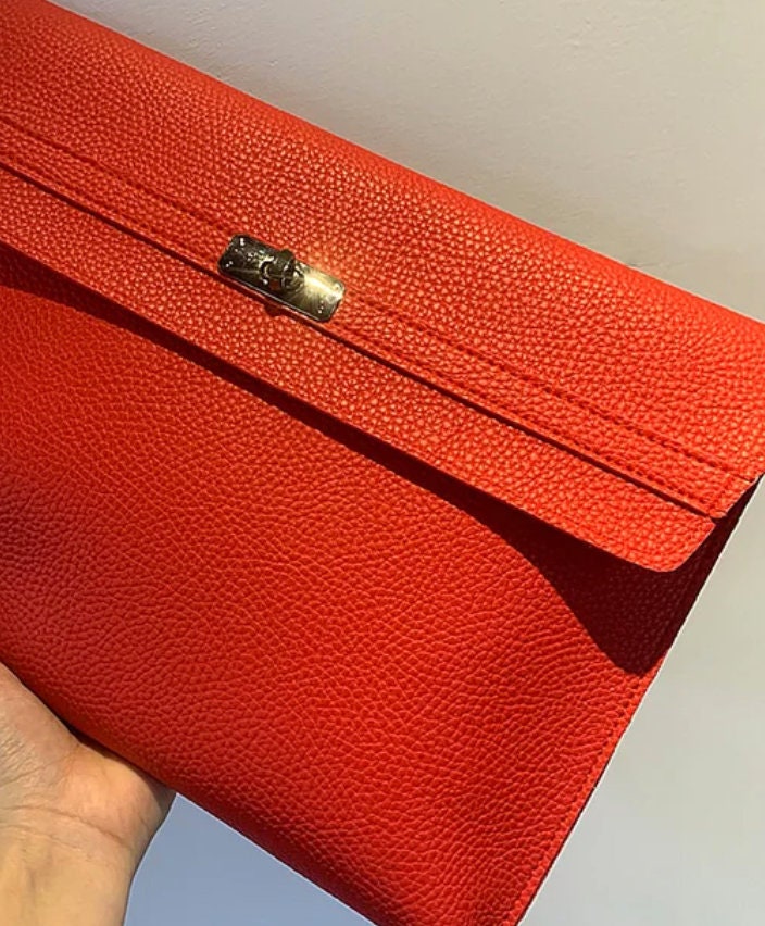 Hermès - Authenticated Kelly Mini Handbag - Leather Red Plain for Women, Very Good Condition