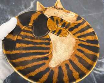 cookware gift unique plate handmade cat painted pottery decorative ceramic brown yellow artisanal original dinner cute beautiful big table