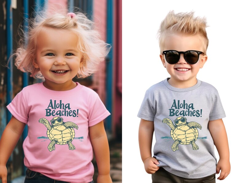 Pu&ograve; includere: Due bambini indossano magliette con la scritta "Aloha Beaches!" e una tartaruga dei cartoni animati con gli occhiali da sole. Una maglietta &egrave; rosa, l'altra &egrave; grigia. I bambini sorridono.