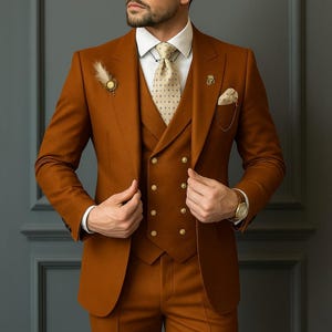 Herren Terracotta Rust Orange 3-teiliger Anzug: Herren-Hochzeitsfeierkleidung
