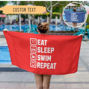 Personalisiertes Schwimmen Strandtuch, benutzerdefiniertes Schwimmteam Pooltücher, Geschenk für Schwimmer, Senior Geschenk, Schwimmlehrer, Sportverein, Schulname, Kinder