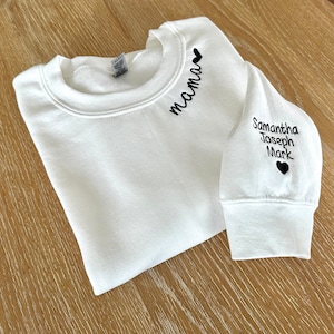 Sudadera bordada de mamá, sudadera de mamá con cuello con nombres de niños en la manga, regalo de mamá, regalo de sudadera con capucha revelación de embarazo para nueva mamá, salón de mamá