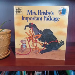 Mrs. Brisby&#39;s Important Package, adapted by Mary Carey, The Secret of NIMH book, vintage Golden Look-Look Book