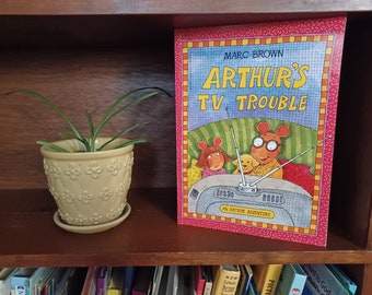 Arthur&#39;s TV Trouble, by Marc Brown