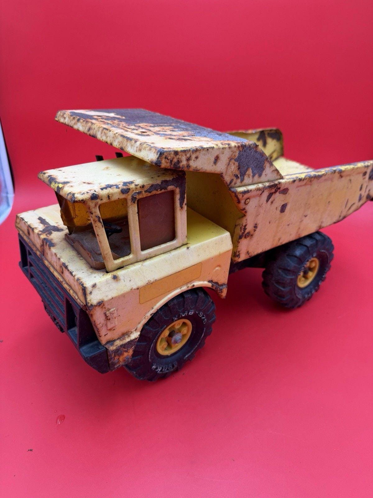 Camion Chargeur Frontal Tonka XMB 975 - Années 80 - Jouet Ancien En Tôle