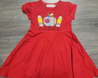 Zurück zu Schulkleid