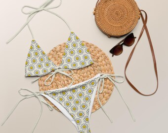 Daisy Print Bikini, Y2K Style Swimwear, Cute Floral Bikini, Trendy Beachwear, Fun Summer Bikini, Stylish Swimwear for Women