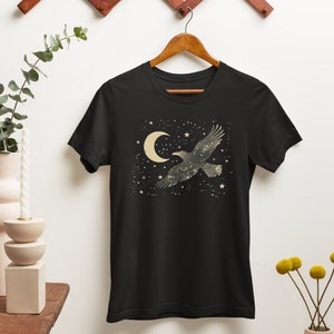 Moon Raven T-Shirt, Comfortable T Shirt, Moon Crow Shirt, Raven and Moon Shirt, Oversized Shirt, Crow and Moon Shirt, Crow Witchy Vibes Tee