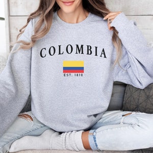 Colombia Unisex Sweatshirt, Colombia Flag Vintage Style Crewneck Sweater, Colombia Gift, Colombia Flag Pullover, Colombia Travel Souvenir