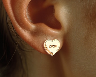 Pendientes de corazón de caramelo personalizados rellenos de oro de 24 k · Regalo del día de San Valentín para ella · Regalo de joyería divertido · Pendientes personalizados · Par · Plata 925