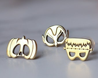 24k Gold Füllen Sie gruselige Masken-Halloween-Ohrringe · Hexenohrringe · Zierliche Goldohrstecker · Urlaub Herbst Schmuck · Komfort-Rücken · Wählen Sie Zwei