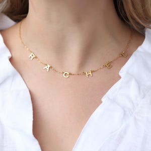 Colar com letras satélite em ouro 24k · Colar com iniciais de nome personalizado · Presente perfeito para mãe ou irmã · Presente personalizado para ela • Prata