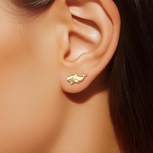 24k Gold Filled Wal Ohrstecker: Zierliche Meerestier Schmuck