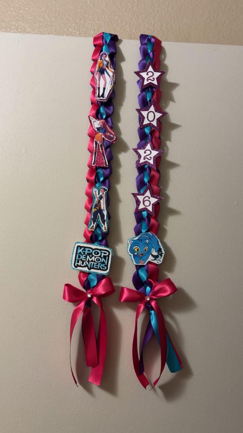 Huntrix Graduation Cap Class of 2026 kpop huntrix graduation/promotion premade lei - Etsy México
