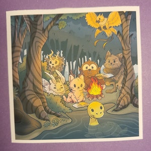 Adesivo adorabile per campeggio e lettura nella foresta di Cryptid - Lucido, opaco o olografico - Regali per le cose nei boschi