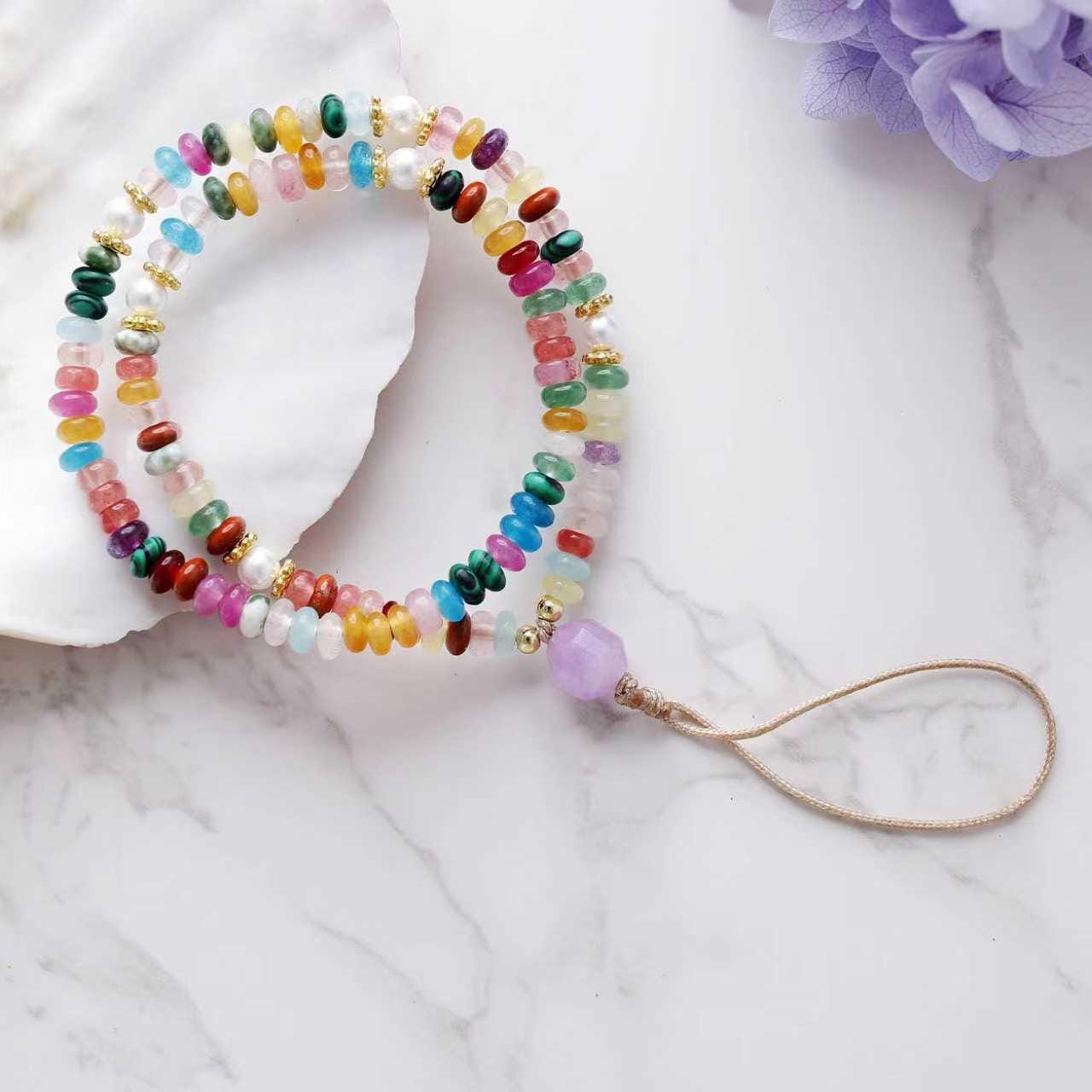 MORWLAT Handy-Anhänger Mit Regenbogen-Kristall – Bunt, Glitzernd, Perfekt Als Geschenk