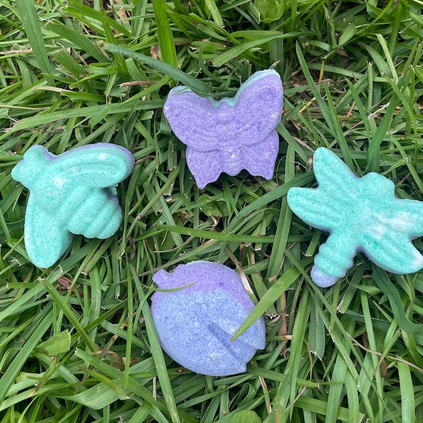 Insect Bath Bombs For Kids- Number Dye Free Bath Bombs- Bug Bath Bomb- Backyard Adventures- Love Bugs Party Favors- Natural Kids Bath Bomb