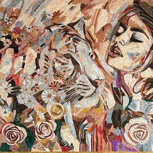 Handgemachte Stein Mosaik Wandkunst - Frau und Tiger mit Blumen - Zeitgenössisches Luxus Kunstwerk - Einzigartige Dekoration - Verschiedene Größen