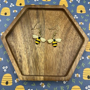 Small Bee Earrings – Cute Golden Bees– Delicate Insect Jewelry – Minimalist Bee Design – Perfect Gift for Nature Lovers
