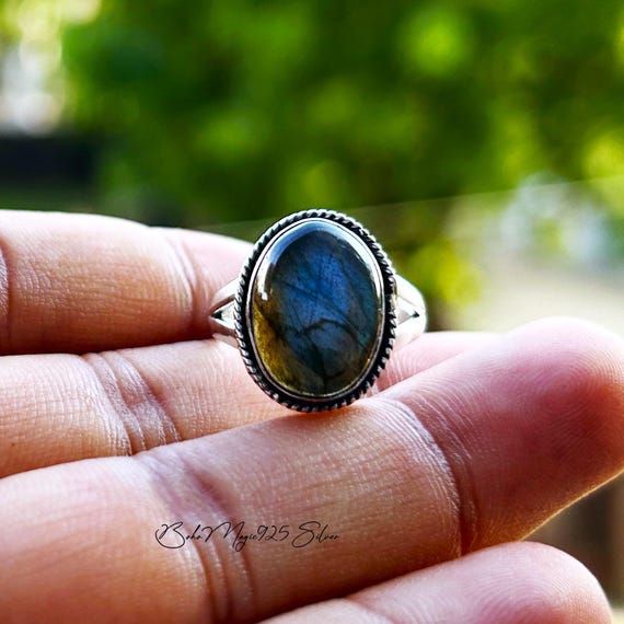 Bague En Argent 925 Avec Pierre Labradorite Spectrolite - Taille 59, Forme Ovale, Sertie - Occasion Bon état (petit Défaut Sur Le Cerclage)