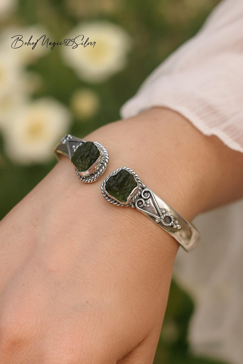 Pulsera de aguamarina cruda en plata de ley 925 - Pulsera de piedras preciosas hecha a mano Moldavita