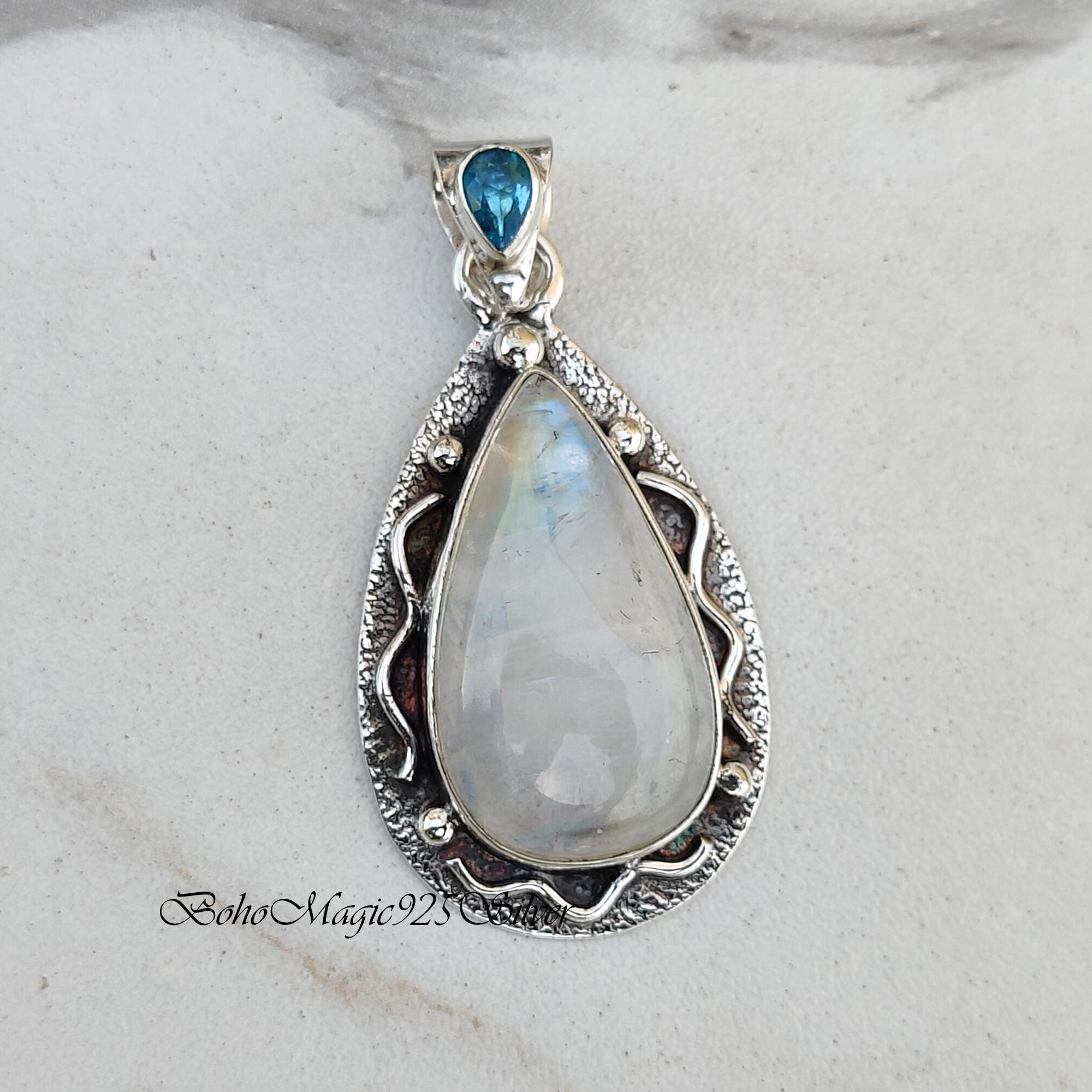 Pendentif Argent Sterling Avec Pierre De Lune Et Topaze Bleue – Fait à Londres – 5 Cm