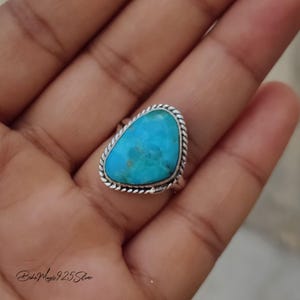 Anillo Kingman de turquesa hecho a mano: Joyería de plata de ley con piedras preciosas