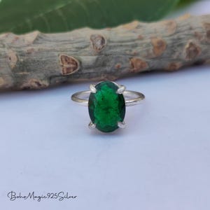 Emerald Ring - Silver Minimalist Ring - Green Gemstone Ring - December Birthstone Ring - Handmade Gift Ring - Dainty Ring - Wedding Ring