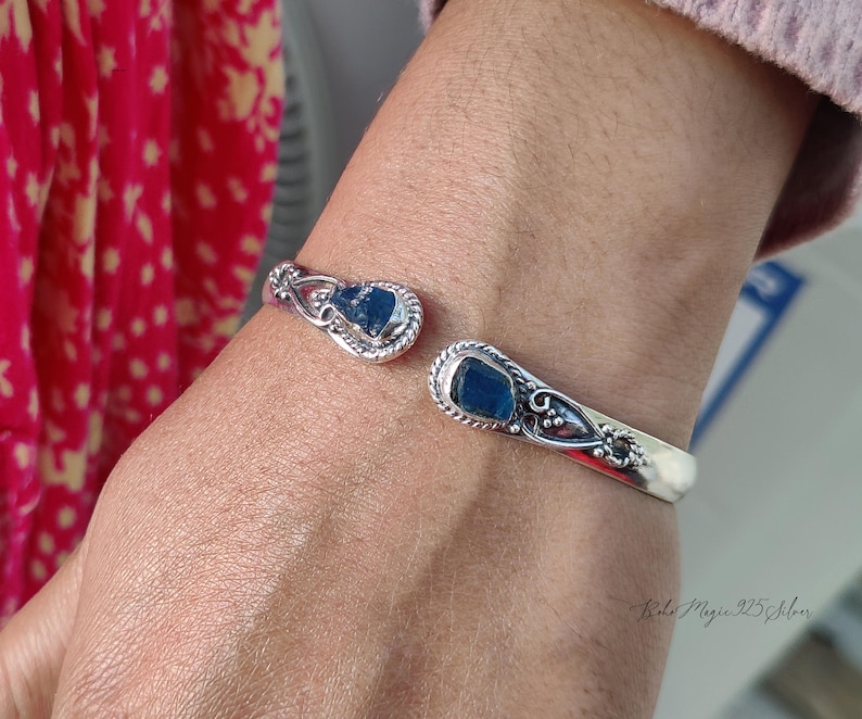 Pulsera de aguamarina cruda en plata de ley 925 - Pulsera de piedras preciosas hecha a mano Blue Apatite