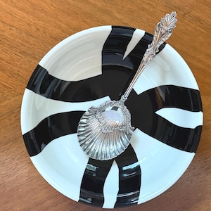 Rogers & Hamilton Scalloped Silver Plated Berry Spoon "Raphael" Pat 1896