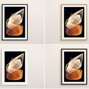 Puede incluir: Cuatro l&aacute;minas de arte mural enmarcadas con un dise&ntilde;o fractal abstracto de rayas de luz naranja, amarilla y blanca sobre un fondo negro s&oacute;lido. Los marcos se presentan en acabados negro, madera clara, blanco y madera oscura.