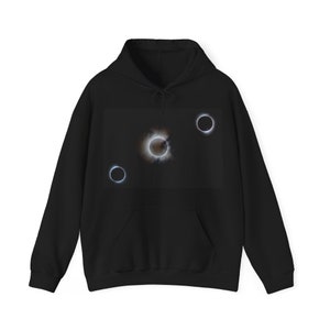 Unisex Heavy Blend™ Hooded Sweatshirt Eclipse 2024 zdjęcie 1