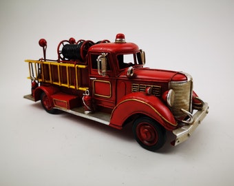 Camion "pompiers" vintage, voiture, voiture classique, grand, objet de collection, objet de décoration, maquette, idée cadeau, métal recyclé style antique shabby chic