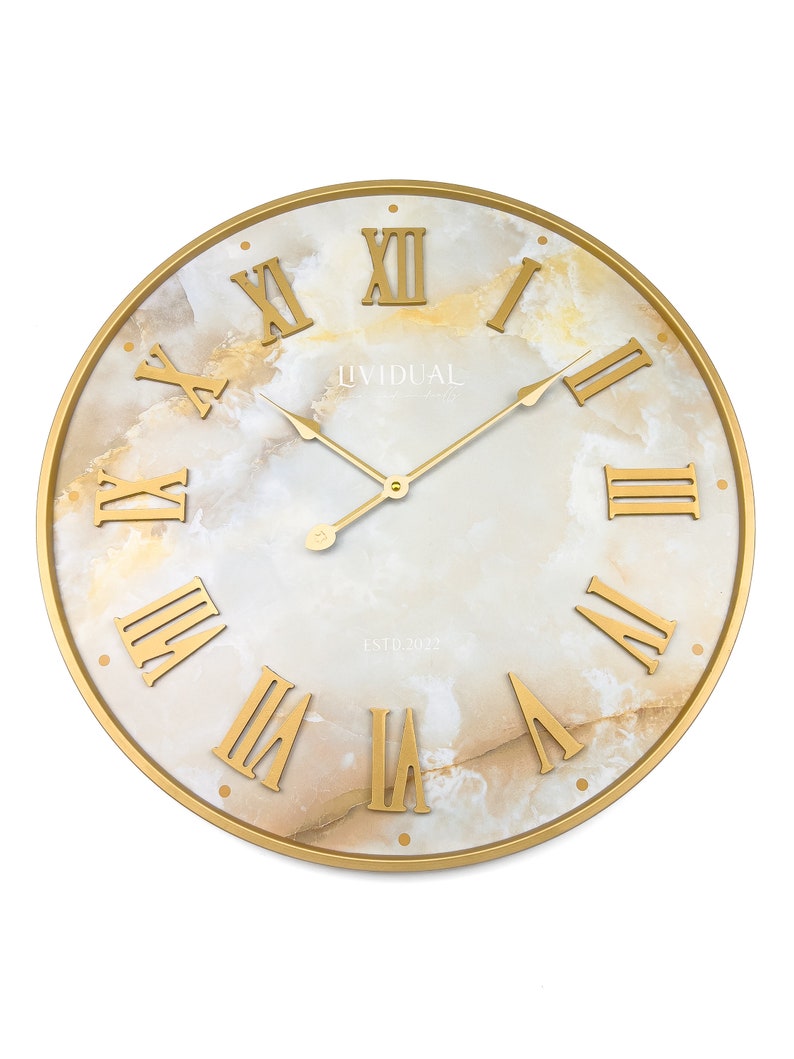 Horloge murale Golden Bay, 60 cm, marque et design Lividual, horloge murale en métal, design intemporel, décoration murale, grande horloge à quartz, aspect marbre doré image 2